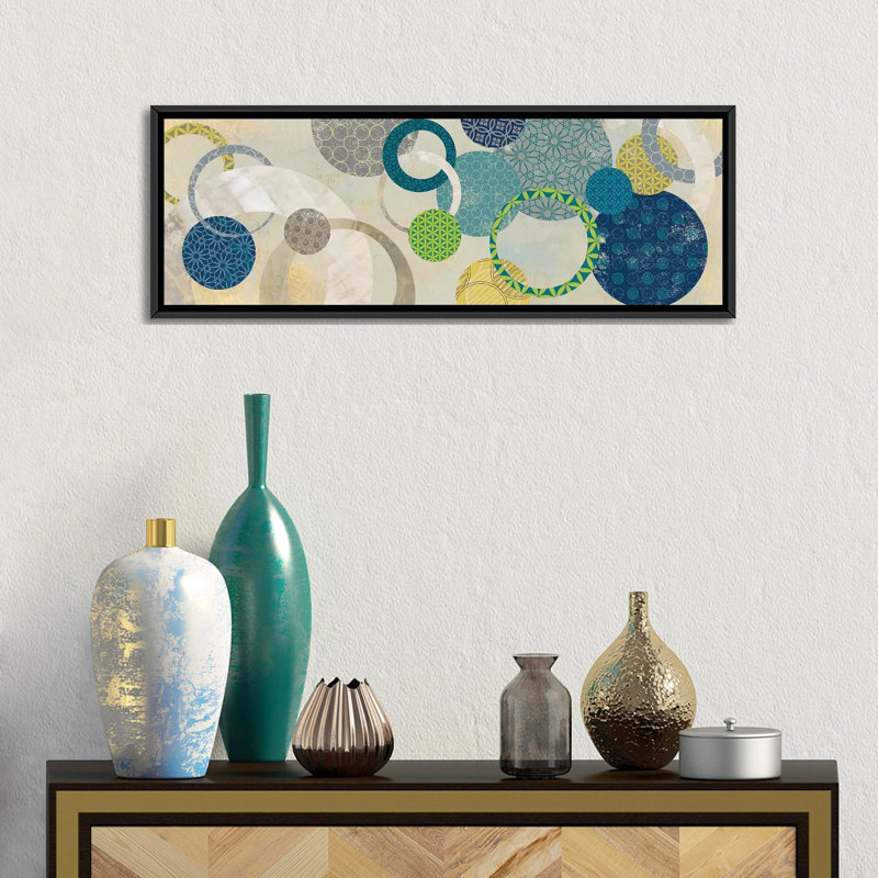 «Around We Go», impression sur toile tendue, H 12 po x l 36 po x P 1,5 po, Cadre noir