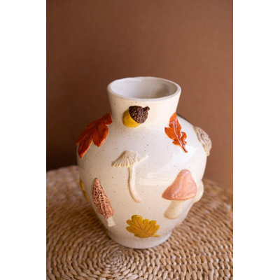 Vase en feuilles de céramique et champignons