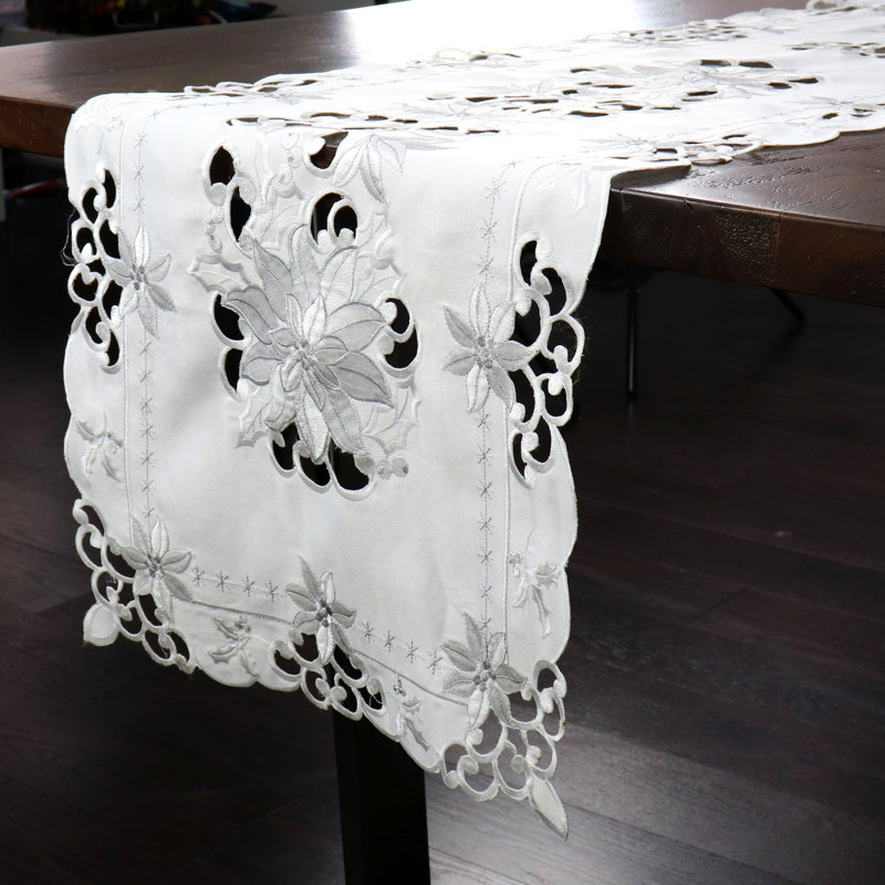 Chemin de table Bujold, 90 po x 16 po