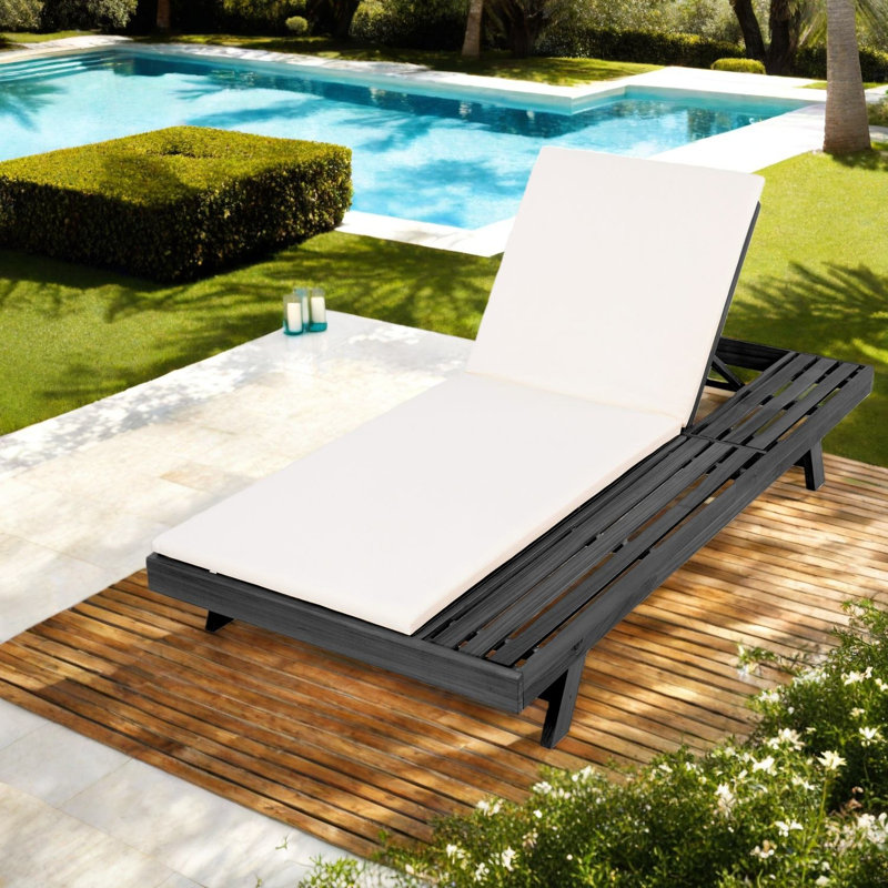 Méridiennes de patio réglables modernes, bois d'acacia et coussins crème, idéales pour la détente en plein air