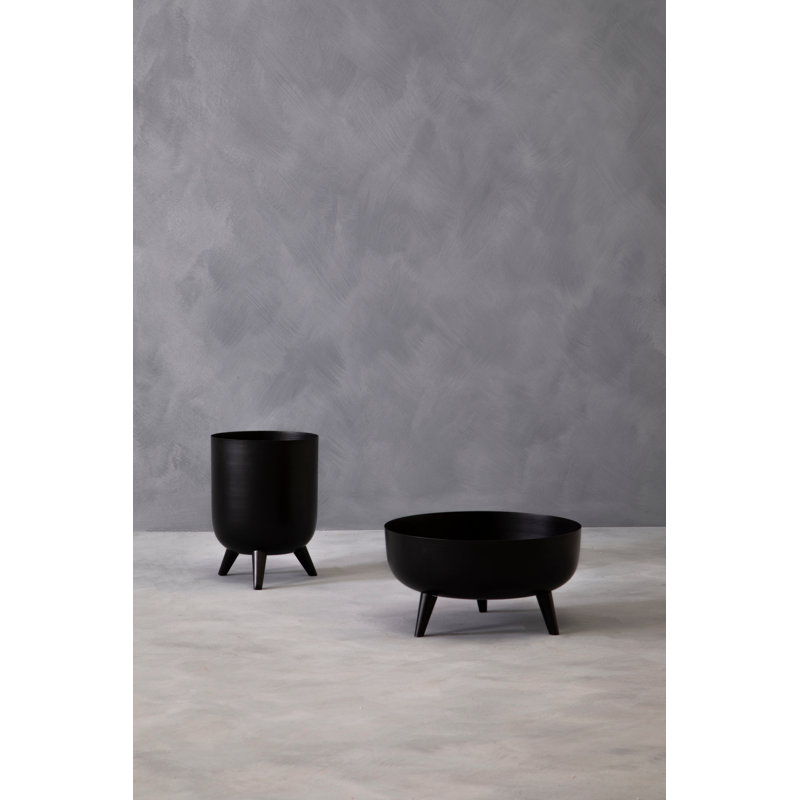 Alina Iron Table Vase, Black