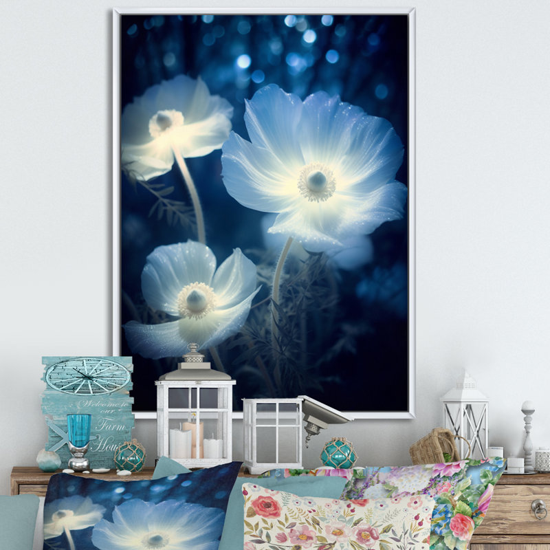 «White Blue Petals And Beauty II», impressions sur toile florales, H 40 po x l 30 po x P 1,5 po, Cadre flottant blanc