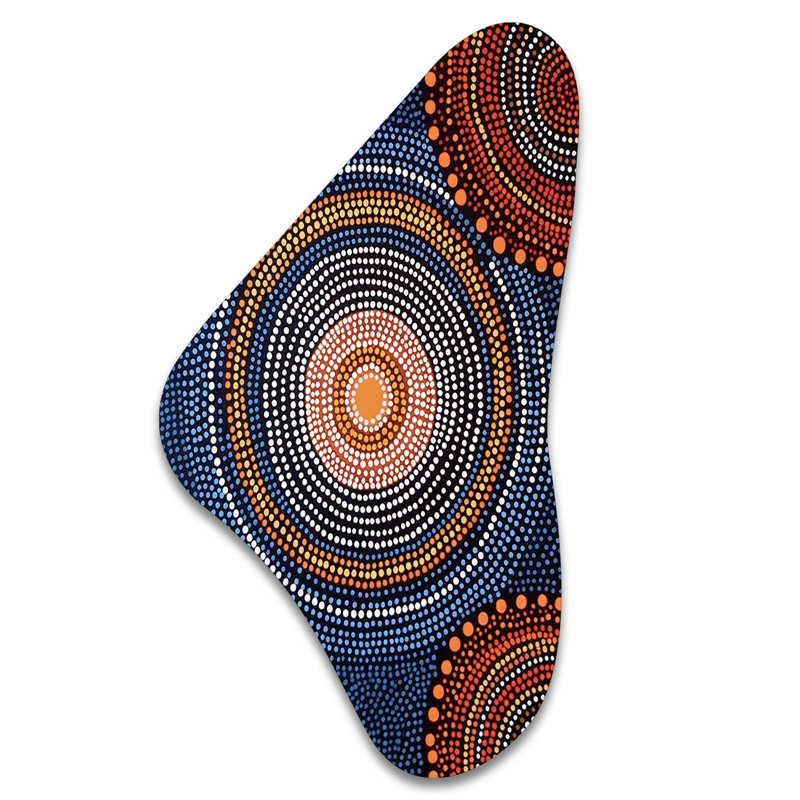 Teiksma - art mural asymétrique en métal de forme transitionnelle Boomerang, H 31 po x l 17 po