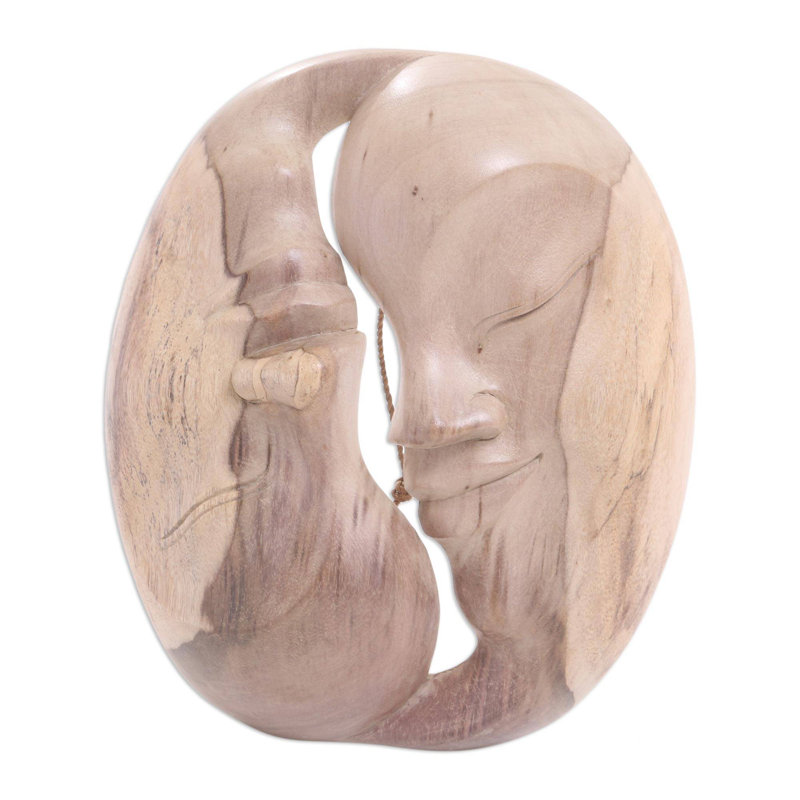 Masque en bois love circle