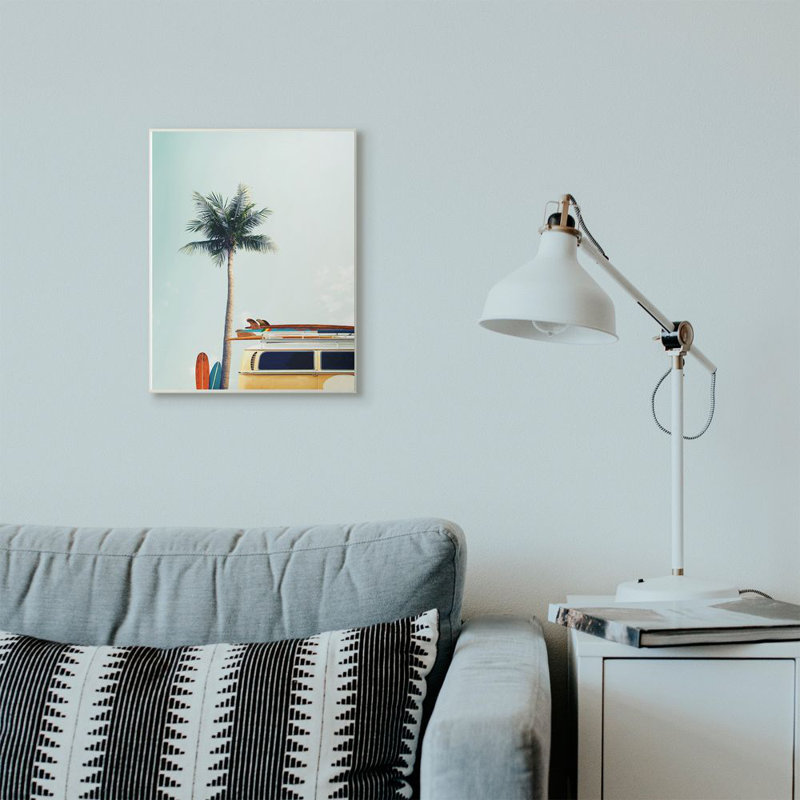 «Surf Bus Yellow with Palm Tree» par Design Fabrikken, reproduction de photo, H 15 po x l 10 po, Plaque murale