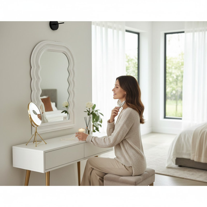 U-Shaped Mirror