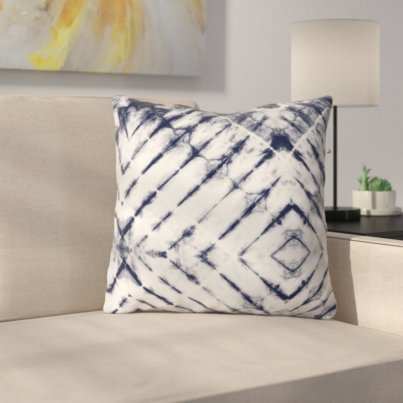 Coussin décoratif en forme de petite flèche design co shibori, 18 po x 18 po