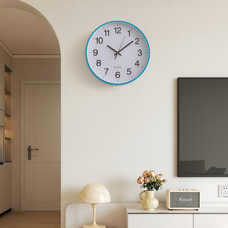 Horloge analogique 12 po Ebern Designs, Bleu