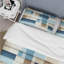 Literie à rayures blanches et bleues-891387335