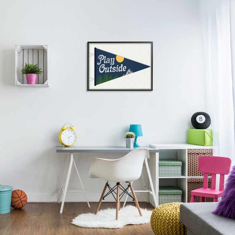 «Play dehors Nature Pennant Blue» par Daphne Polselli - impression, Giclée encadrée noir minuit, L 24 po x H 30 po