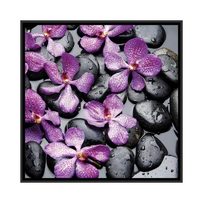 «Zen Pebbles II», reproduction de photo sur toile, H 18 po x l 18 po x P 1,5 po, Pas de tapis, Toile avec cadre noir