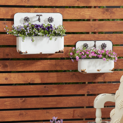 Albimarle Planter