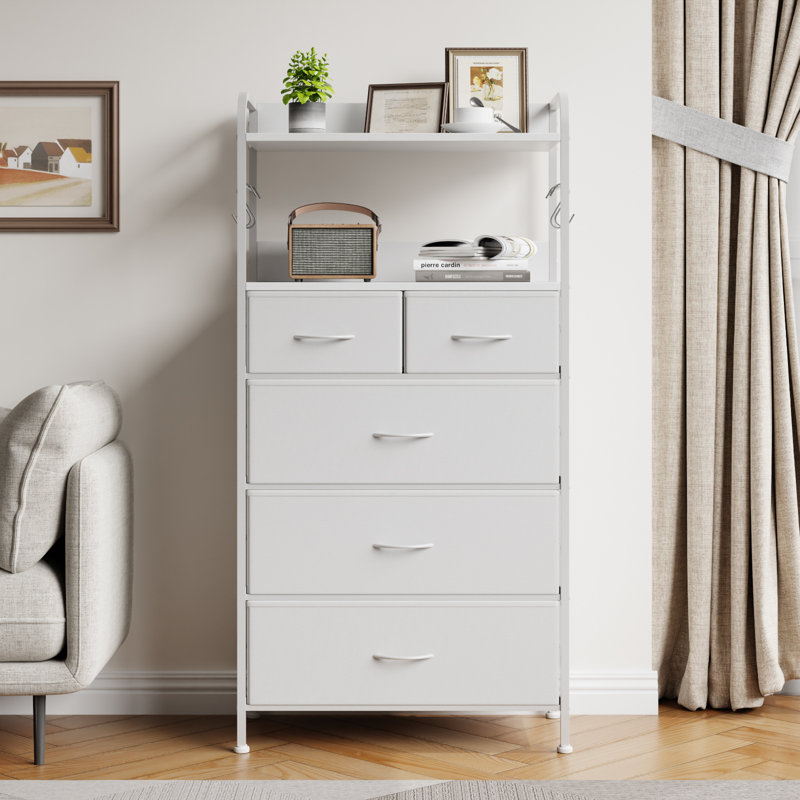 Commode de 47,2 po de hauteur pour la chambre à coucher, commode verticale avec 5 tiroirs en tissu et tablettes ouvertes à 2 niveaux, commode avec supports suspendus pour le salon, petit espace, blanc