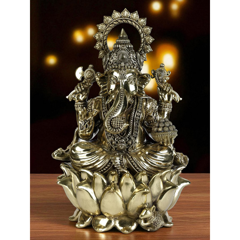 Superbe statue de bénédiction à quatre bras Ganesha assis sur une statue de lotus en laiton, plusieurs tailles