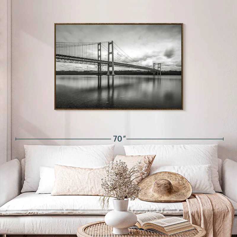 Pont Tacoma monochrome, 43 po x 29 po, Cadre flottant noyer