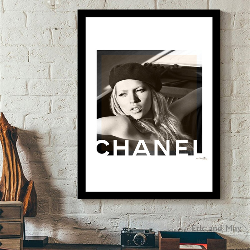 «Kate Moss Designer», reproduction encadrée