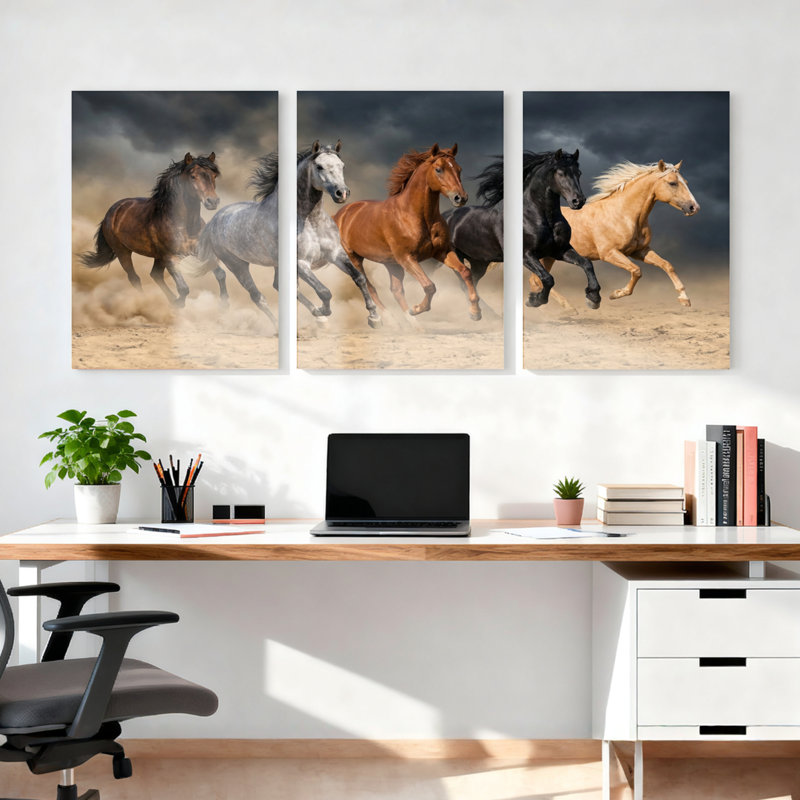 Ensemble de 3 tableaux sur toile représentant des chevaux au galop, 2436