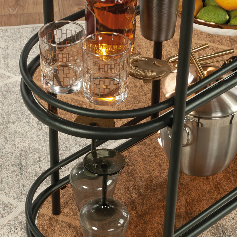 Chariot-bar moderne à finition noire avec trois tablettes teintées ambrées pour un divertissement élégant et polyvalent