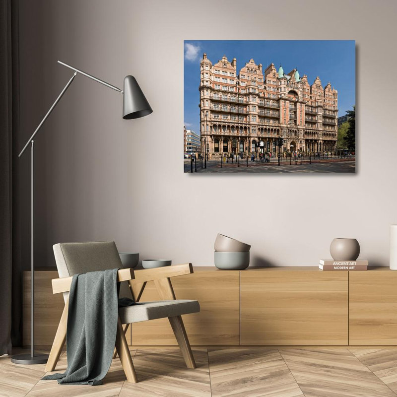 Hôtel Russell à Londres, H 19 po x l 24 po