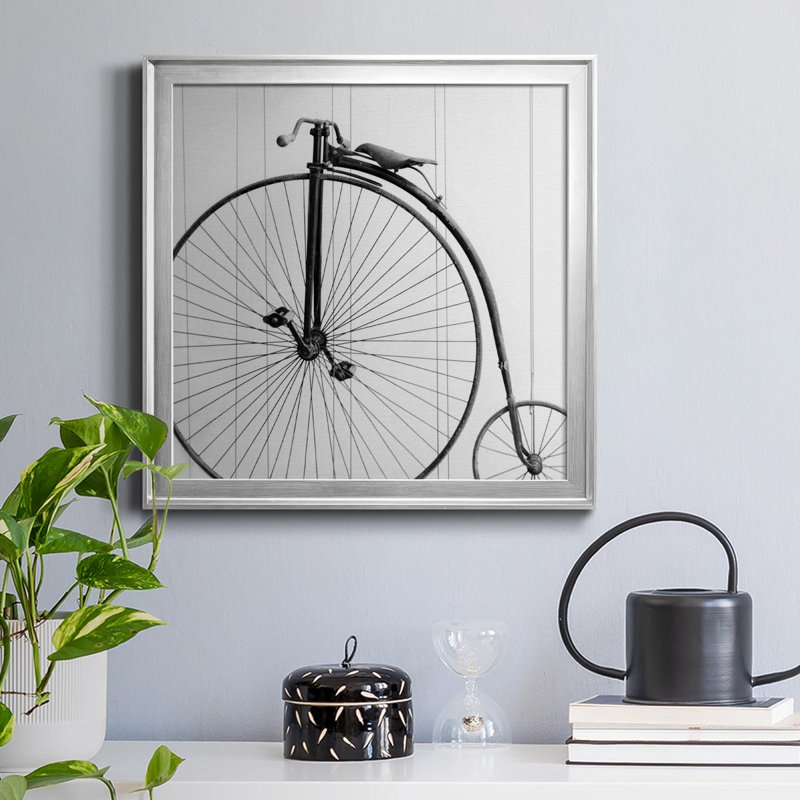 «Vintage Ride» - Toile encadrée de qualité supérieure - prête à être accrochée, Argent, H 22,5 po x l 22,5 po x P 1,5 po