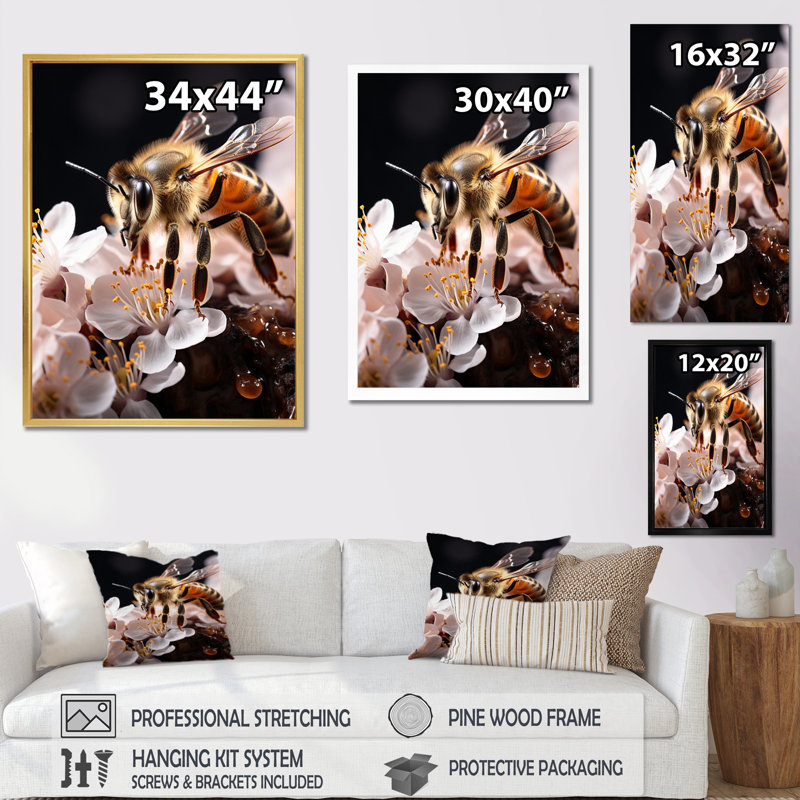 Cresie Bee Portrait Vibrant - Imprimé, Encadrement doré, H 32 po x l 24 po x P 1 po