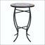 Table d'appoint d'extérieur ronde avec plateau en mosaïque rouge et blanc et pieds incurvés en fer