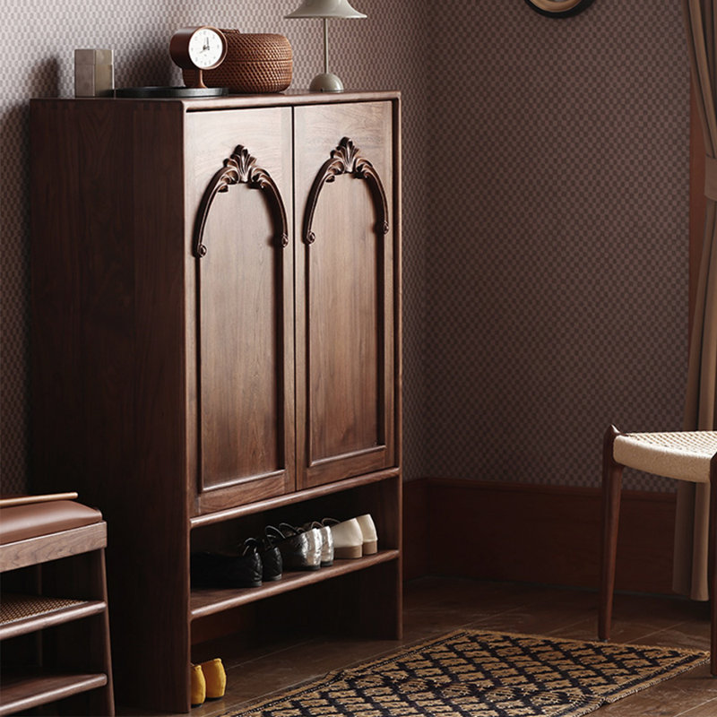 Retro and practical storage shoe cabinet