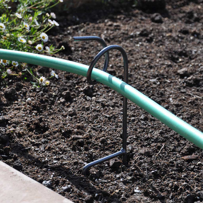 Plant-Saving Hose Guide