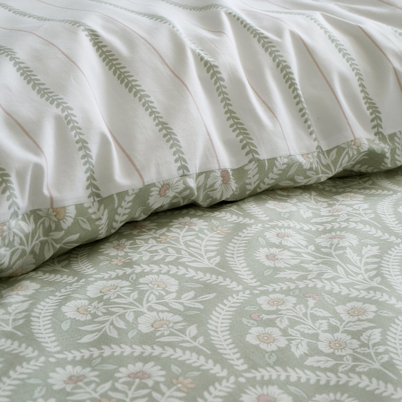 Scallop Floral 200 Thread Count Cotton Percale Reversible Duvet Cover Set, Double Duvet Cover Set + 2 Pillowcases