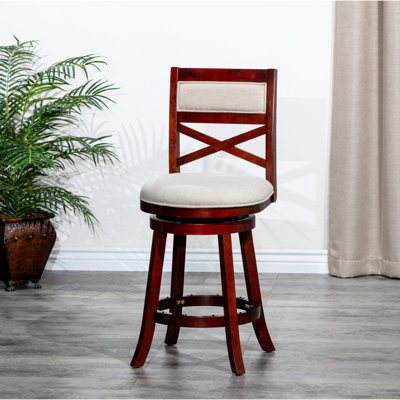 Tabouret de bar pivotant de 61 cm (24 po) avec finition cerisier, assise beige, tissu confortable et style moderne.
