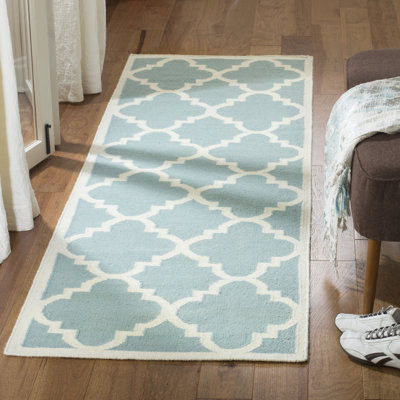Rodgers Hand Woven Flat Weave Wool/Cotton Geometric Rug in Blue/Ivory