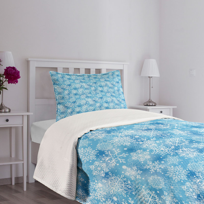 Ambesonne Ambesonne Snowflake Bedspread Set Pattern of Winter Pale Blue White