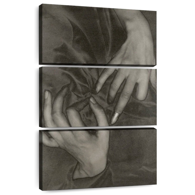 Senne Georgia O'Keeffe Hands And Thimble 1919, H 50 po x l 32 po