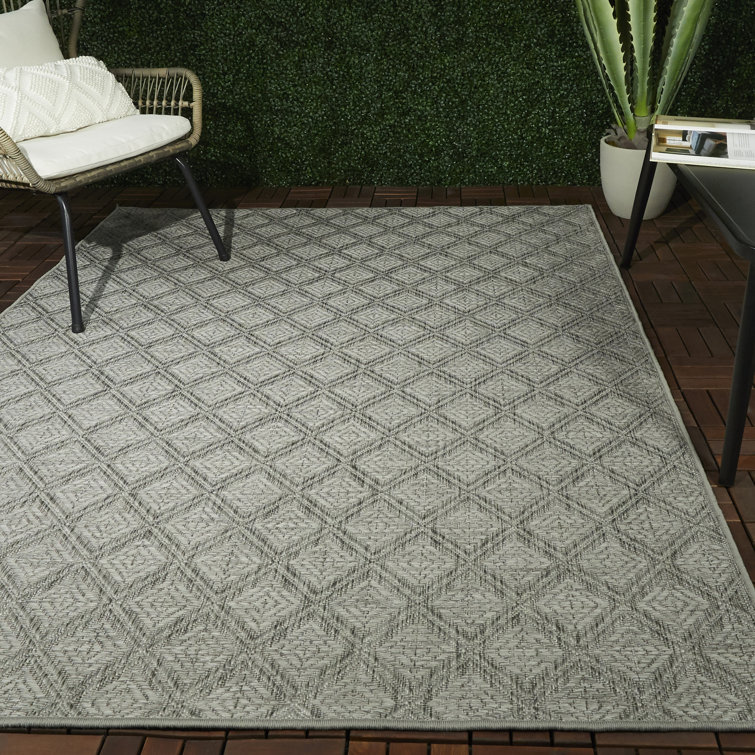 Mcconkey Geometric Indoor / Outdoor Rug