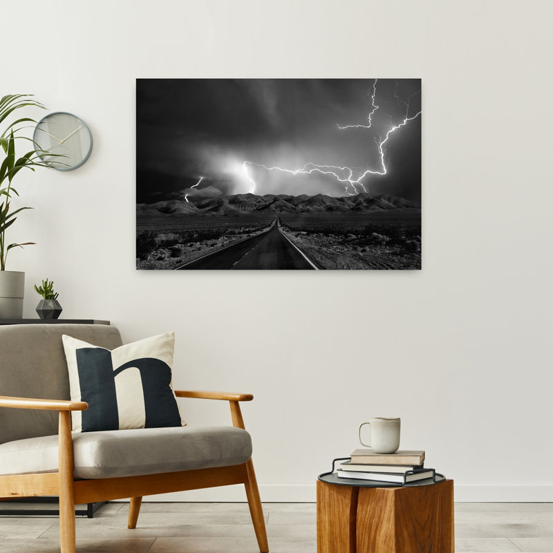 «Desert Road Lightning Storm», art dramatique abstrait contemporain, paysage de montagne, H 24 po x l 36 po