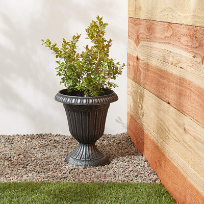 Anouk Urn Planter