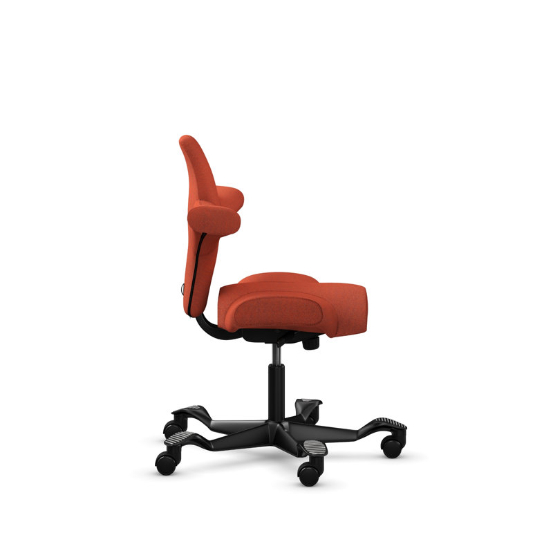 Chaise à hauteur standard réglable HœG Capisco, Noir, Standard, Burnt Red