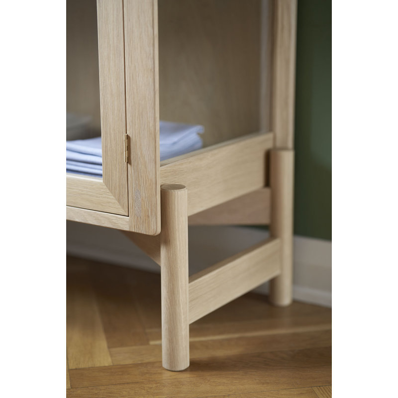 Boderne Display Stand