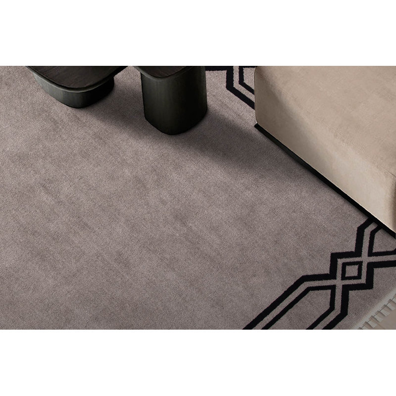 Tapis luxueux en polyester, 6,4 x 9,5 pieds | 100% polyester, hauteur de poils de 0,3 po | Tissé à la machine, base en coton, 384 000 points de fil | Design élégant en vison et noir, durable et facile à nettoyer | Parfait pour les salons et les chambres à coucher