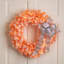 Couronne de Noël artificielle pré-éclairée en pin floqué - lumières claires-106854095-106854097