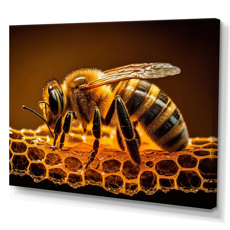 «Bee Flying II», reproduction d'art sur toile, H 12 po x l 20 po x P 1 po, Toile tendue