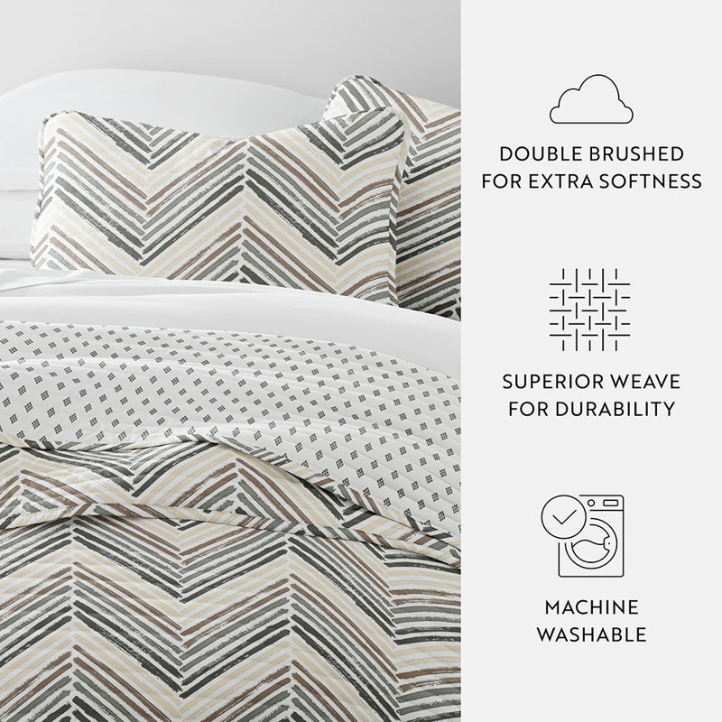 Light Gray Reversible Microfiber Full Quilt Set with Chevron Pattern
