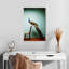 Paon sur une chaise-155777680