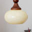 Luminaire suspendu artistique en verre avec détails en bois-815402763