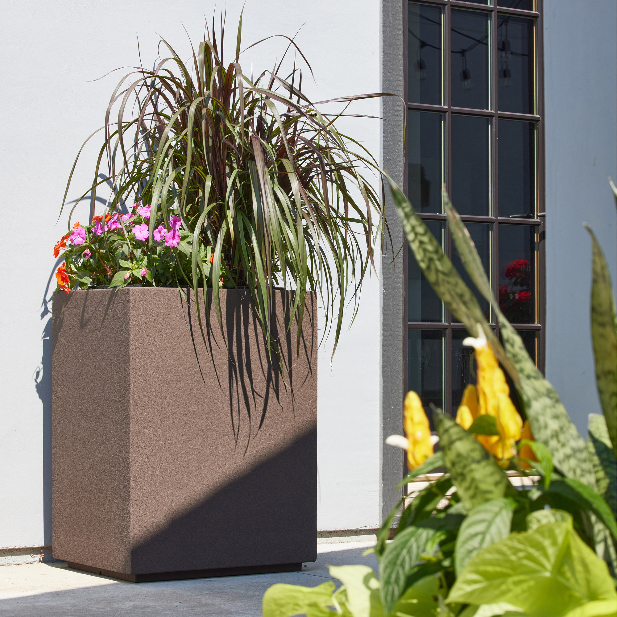 Langer Tall Lightweight Outdoor 23" x 18" x 30" Column Planter Box, Chocolate Brown