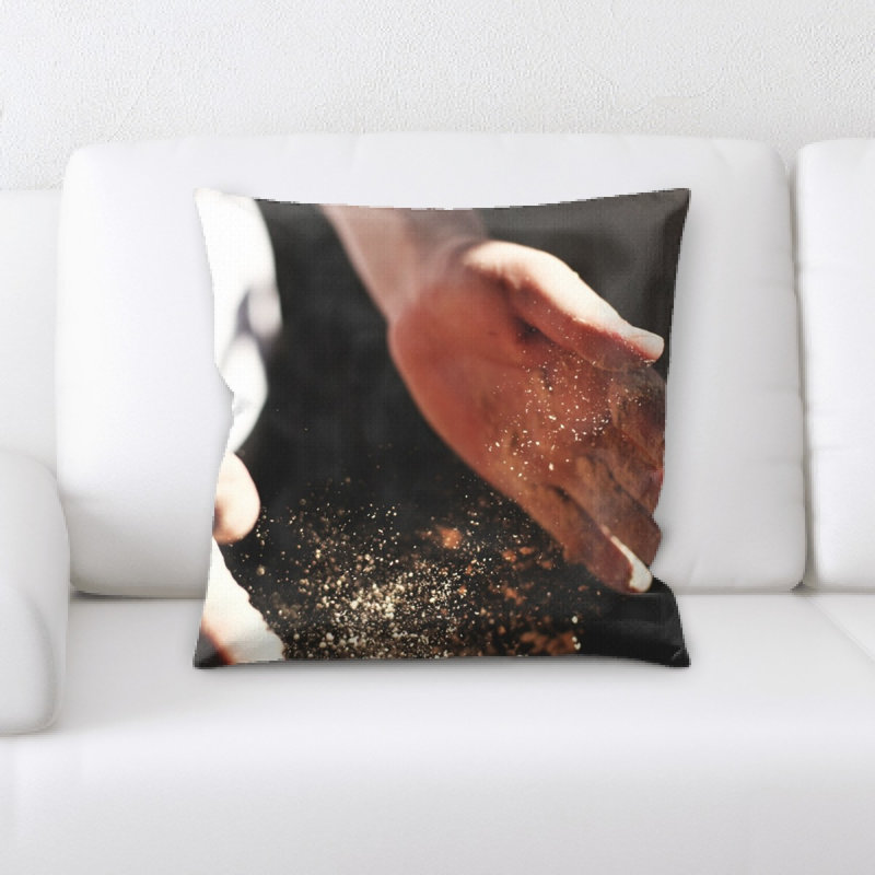 Coussin décoratif mains