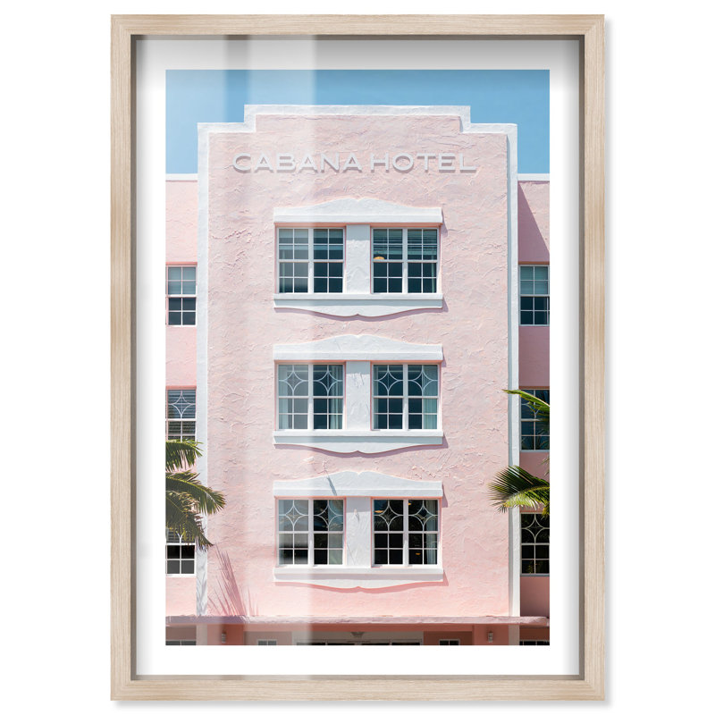 «Front of Cabana Hotel», reproduction d'art côtier par Notoriart, H 16 po x l 11 po, Crème, crème