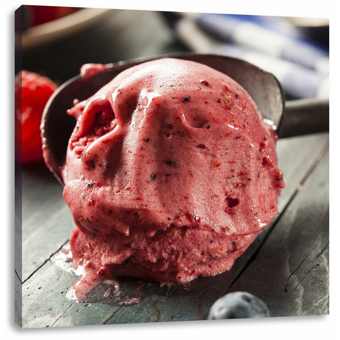 Leinwandbild Köstliches Beeren Eis