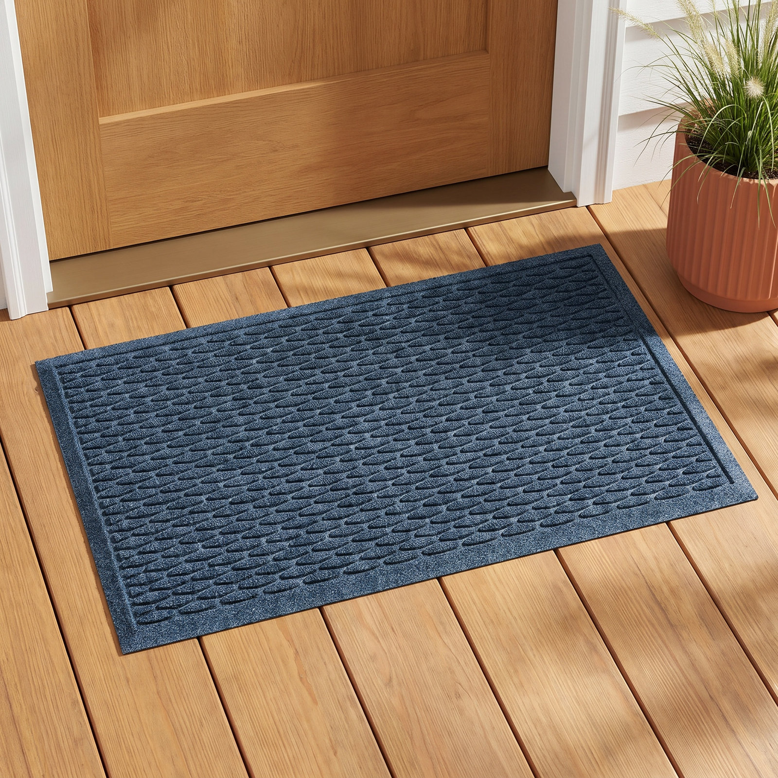 WaterHog Hampton 23" x 35" Doormat, Navy