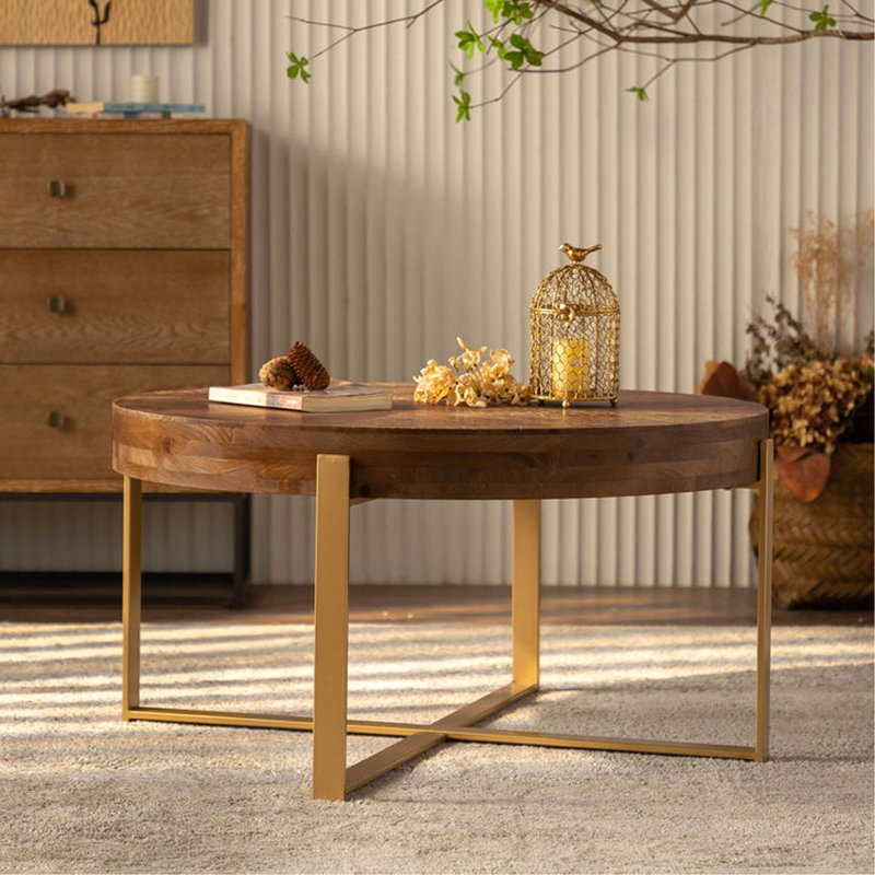 Table basse 33,8 po d'épaisseur rétro moderne avec plateau en bois de sapin et pieds croisés dorés